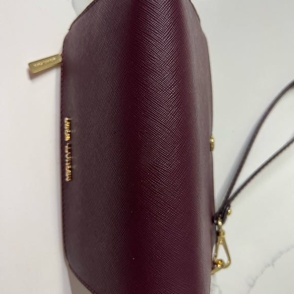 Michael Kors Jet Set Double Zip Wallet Phone Case Wristlet Merlot Leather Gold - Picture 10 of 10